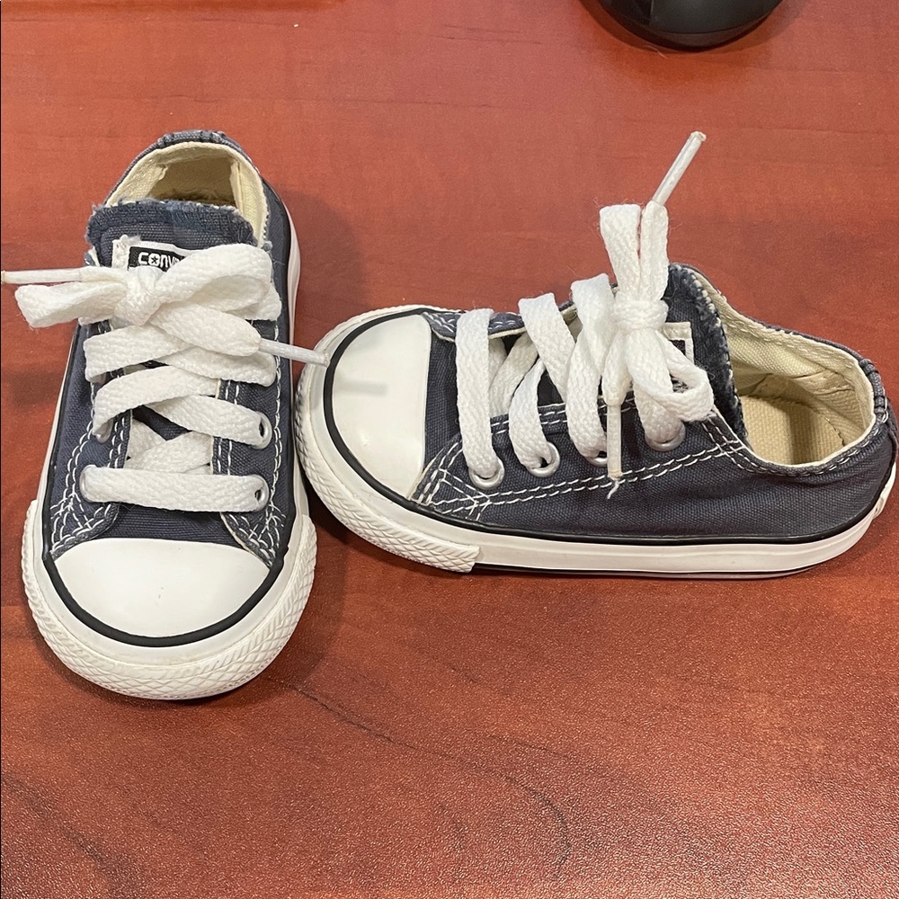 Converse AllStar size 5t Classic Navy Canvas Sneakers with White Laces